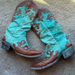 Lane cowboy boots — great fit and so cute!